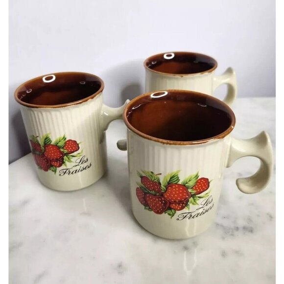 3 Vintage Strawberry Les Fraises Coffee Mugs Cup Stoneware Brown U hook handle - Picture 1 of 8